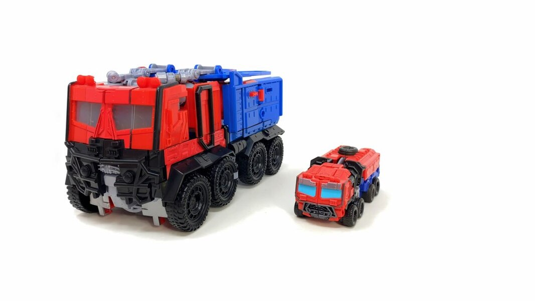 Image Of Beast Mode Optimus Prime From Transformers Rise Of The Beasts  (28 of 37)